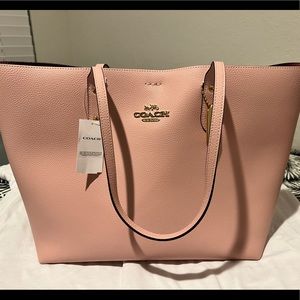 NWT Leather Coach Town Tote in Blossom
